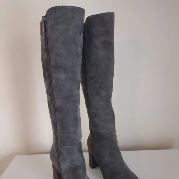 🔥WHITE HOUSE BLACK MARKET Sz 9 BLACKENED PEARL SUEDE Stud Strap Zipper Boots - Picture 2 of 8